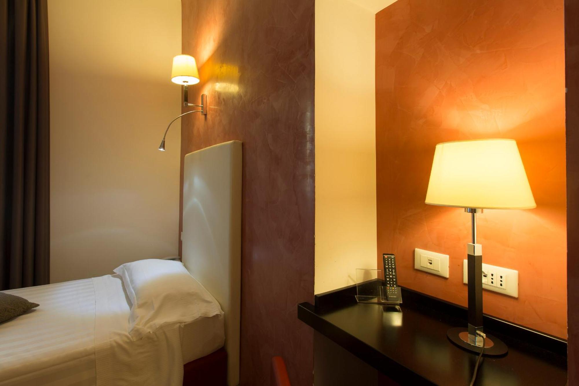 Floris Hotel Roma Phòng bức ảnh