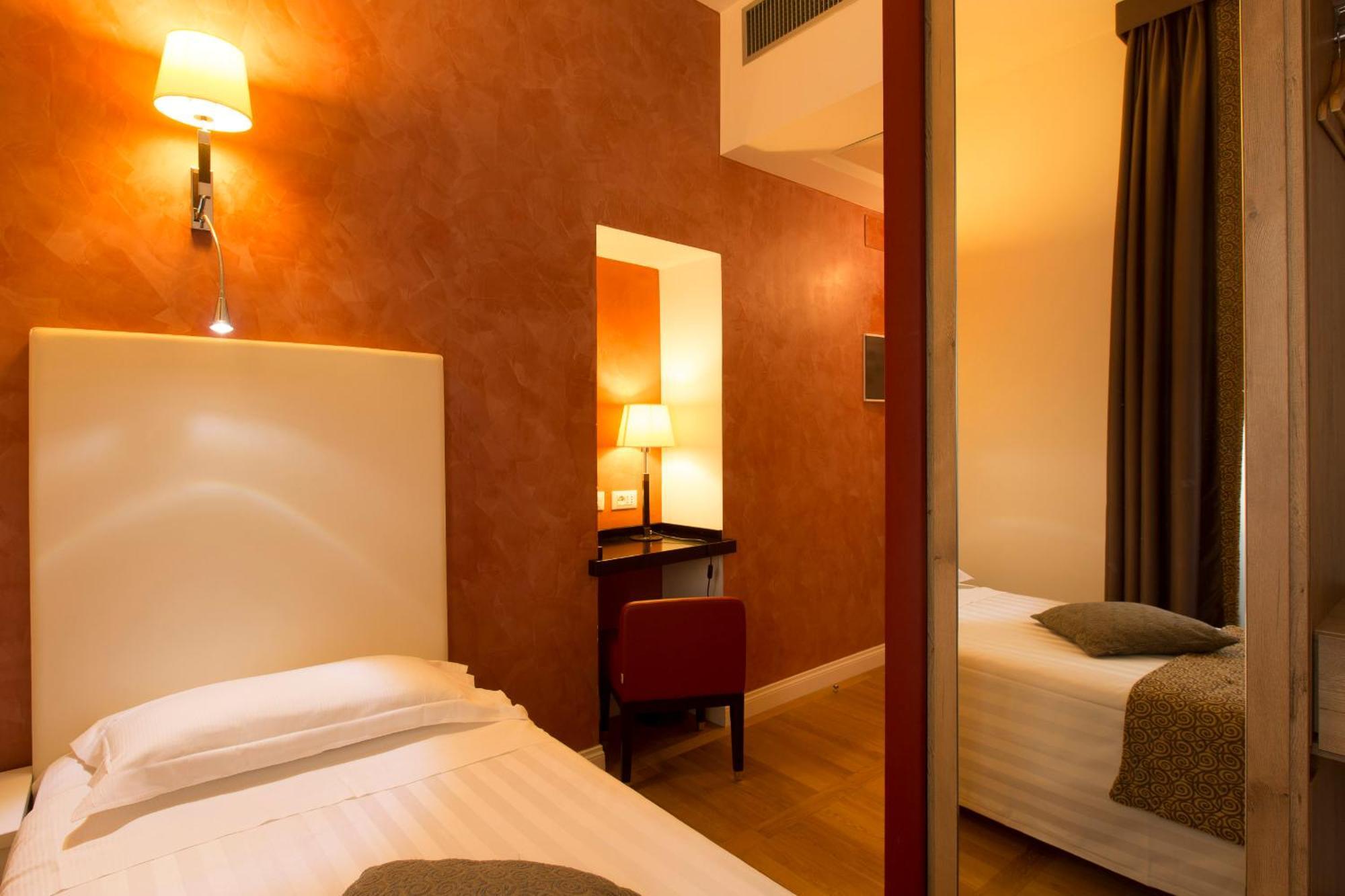 Floris Hotel Roma Phòng bức ảnh