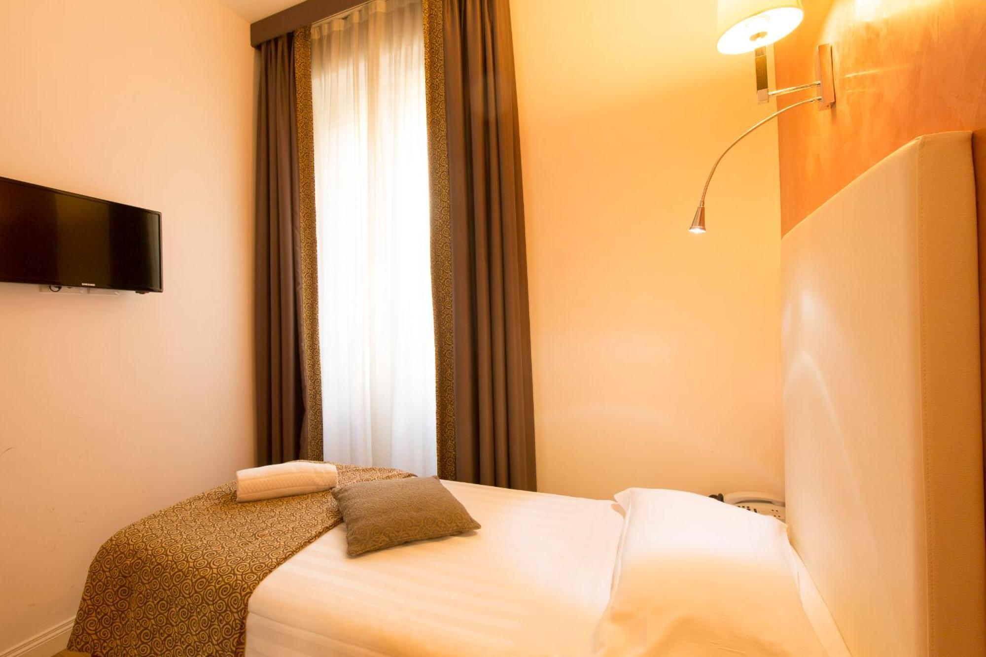 Floris Hotel Roma Phòng bức ảnh