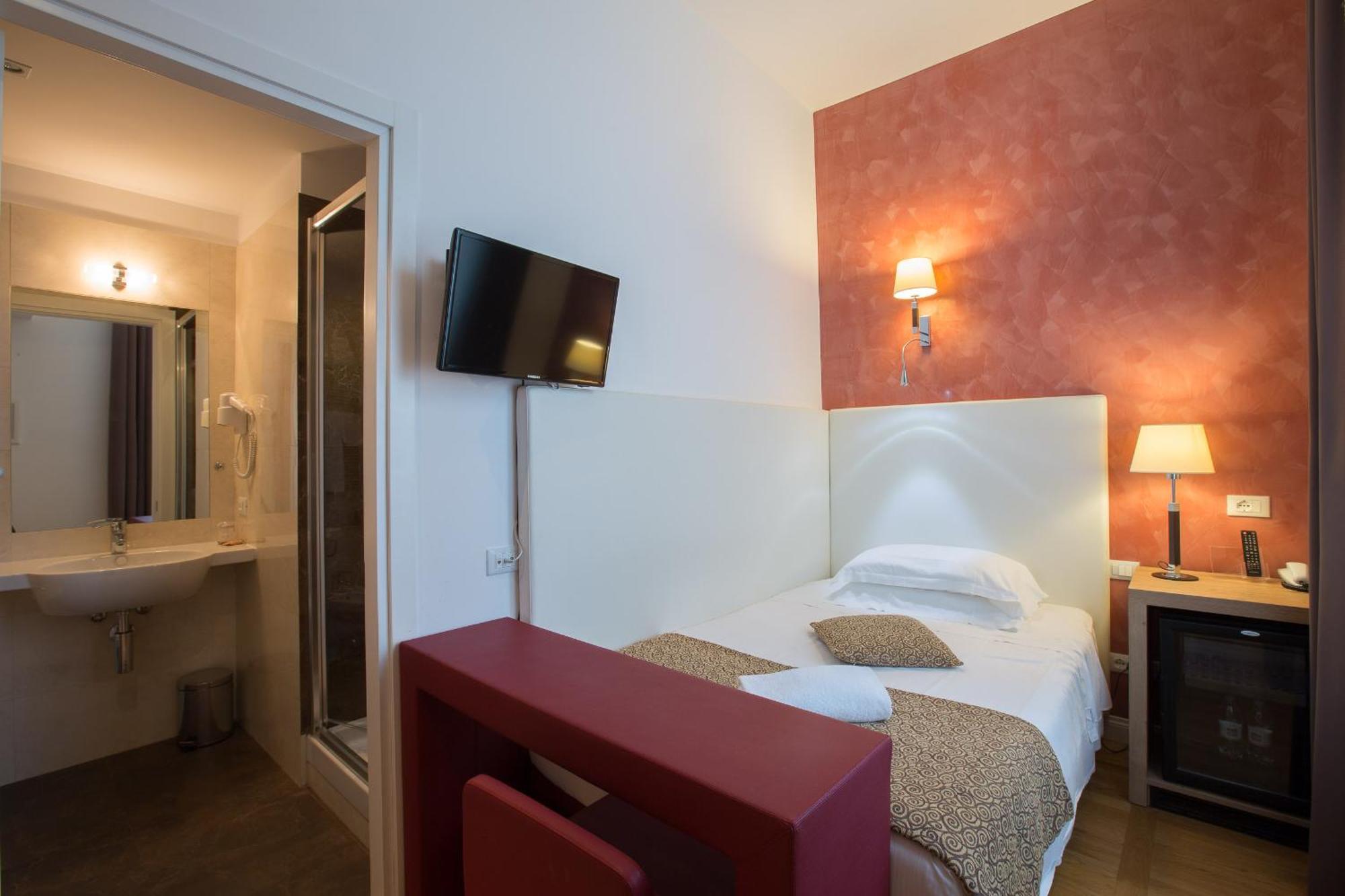 Floris Hotel Roma Phòng bức ảnh