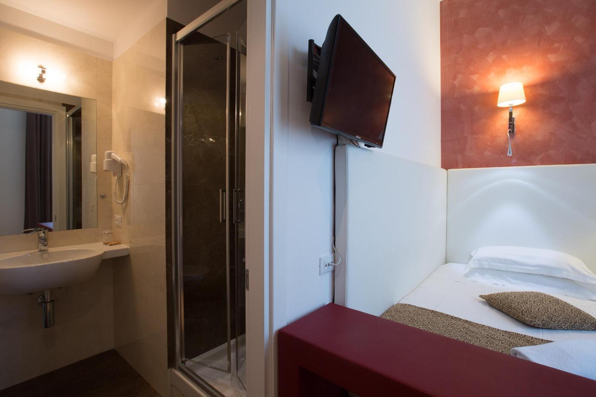 Floris Hotel Roma Phòng bức ảnh